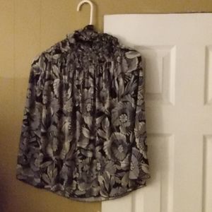 Women's Pre Owned Sleeveless Top Size Medium By Lily.